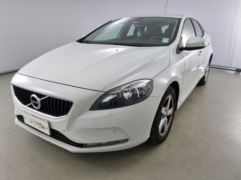 volvo v40 usata milano